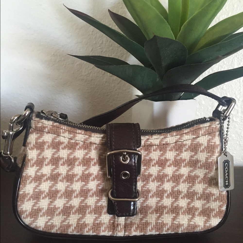 Coach Purse - Wool Houndstooth Perfect for Fall 🍁